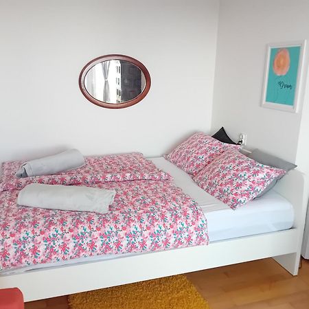 Holiday Home Nature Plesivica ยาสเตรบาร์สโก ภายนอก รูปภาพ