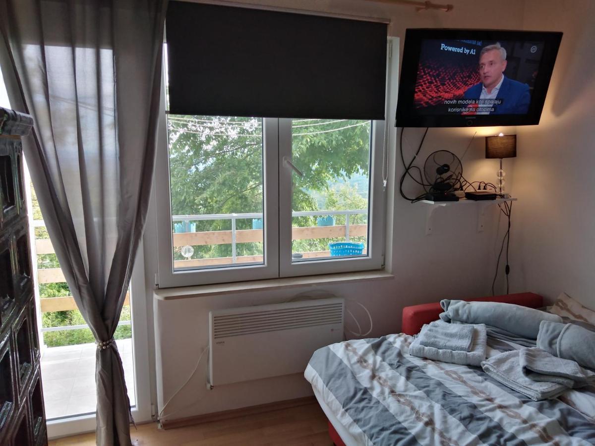 Holiday Home Nature Plesivica ยาสเตรบาร์สโก ภายนอก รูปภาพ