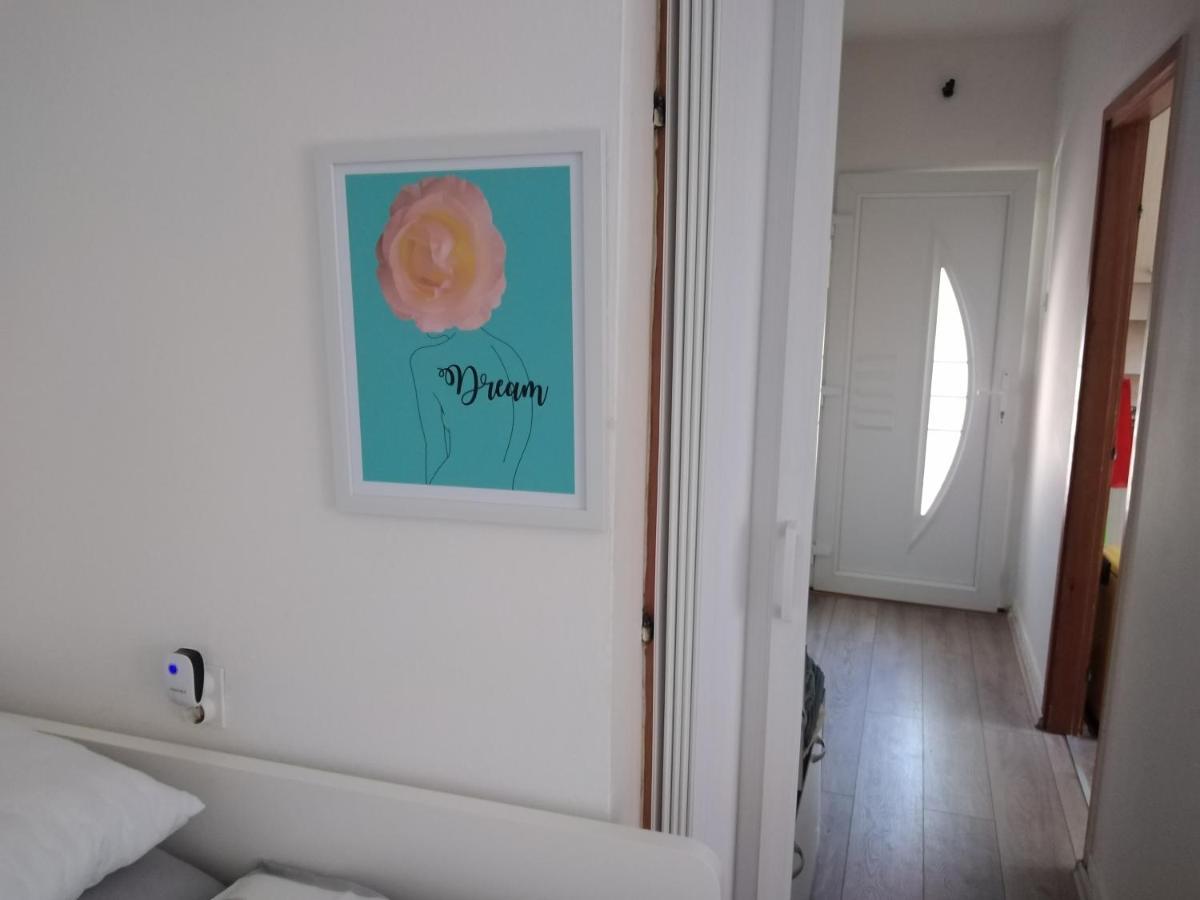 Holiday Home Nature Plesivica ยาสเตรบาร์สโก ภายนอก รูปภาพ